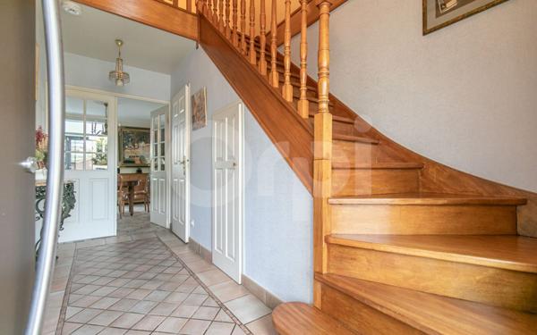 Maison à vendre    9 pièces •  La Queue-en-Brie