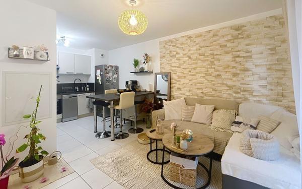 Appartement à vendre    2 pièces • 41,33 m2 Marseille 10