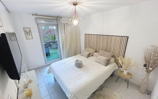 Appartement à vendre    2 pièces • 41,33 m2 Marseille 10