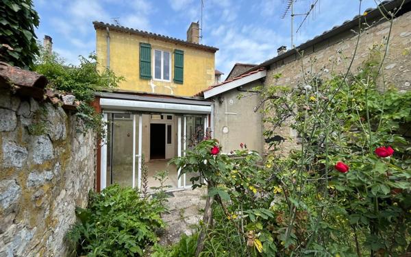 Maison à vendre    4 pièces •  La Rochefoucauld