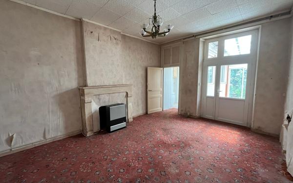 Maison à vendre    4 pièces •  La Rochefoucauld