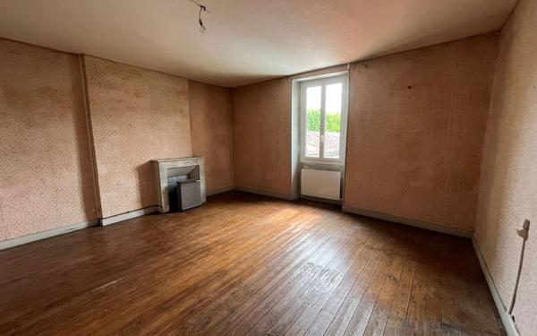 Maison à vendre    4 pièces •  La Rochefoucauld