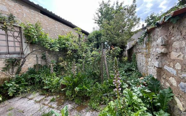 Maison à vendre    4 pièces •  La Rochefoucauld