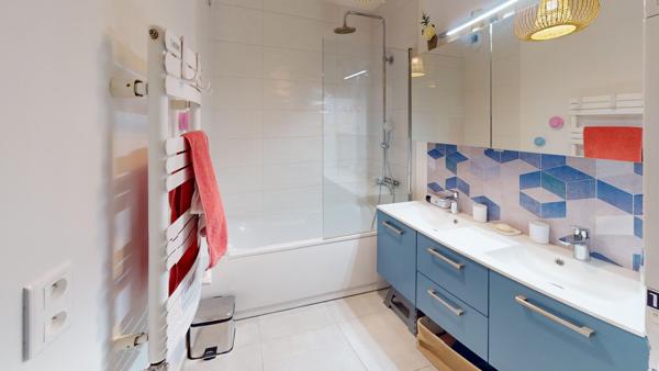 Appartement meublé Courbevoie 85.19m² - 2300€CC