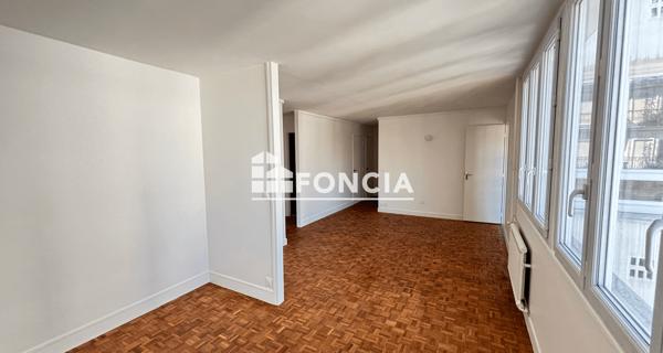 Location Appartement 2 pièces 57.18 m² - Paris 75018