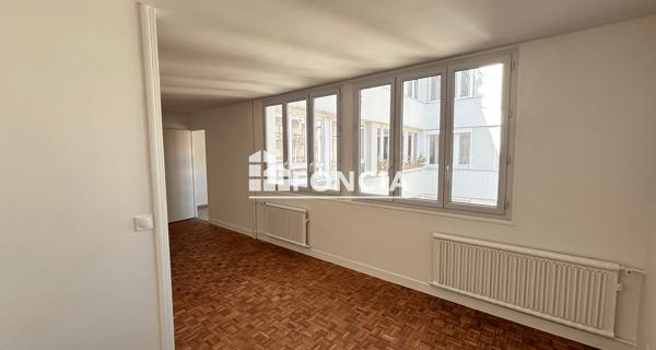 Location Appartement 2 pièces 57.18 m² - Paris 75018