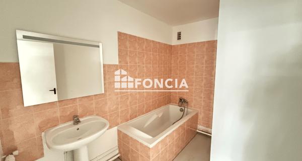Location Appartement 2 pièces 57.18 m² - Paris 75018
