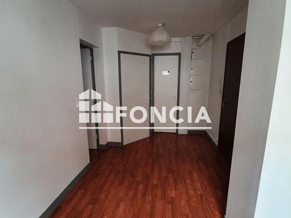 Location Local commercial 2 pièces 52 m² - 16 PLACE DES EPARS Chartres 28000