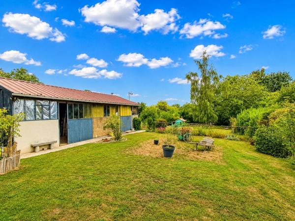 PLAIN-PIED RÉNOVÉ - 3 CHAMBRES AVEC SPA ET HANGAR DE 90 M²