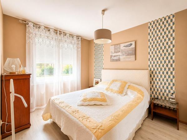 PLAIN-PIED RÉNOVÉ - 3 CHAMBRES AVEC SPA ET HANGAR DE 90 M²