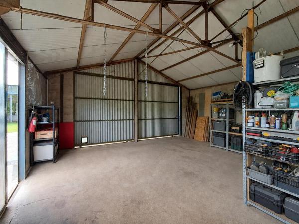 PLAIN-PIED RÉNOVÉ - 3 CHAMBRES AVEC SPA ET HANGAR DE 90 M²