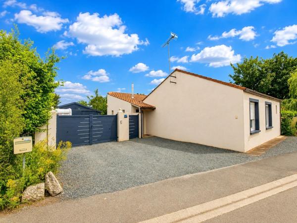 PLAIN-PIED RÉNOVÉ - 3 CHAMBRES AVEC SPA ET HANGAR DE 90 M²