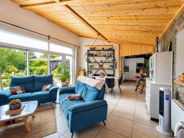 PLAIN-PIED RÉNOVÉ - 3 CHAMBRES AVEC SPA ET HANGAR DE 90 M²
