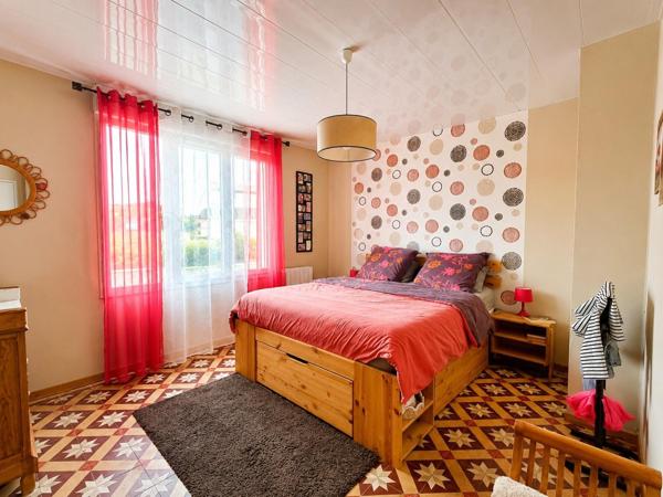 PLAIN-PIED RÉNOVÉ - 3 CHAMBRES AVEC SPA ET HANGAR DE 90 M²