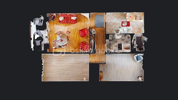 Venez découvrir, ce bel appartement rénové de 55 m² avec deux chambres.

Emplacement privilégié, à proximité de toutes les commodités : commerces, écoles, services et transports, cet appartement se trouve au 1ᵉ étage et conviendra parfaitement pour une résidence principale comme pour un investissement locatif.

Dès l’entrée, vous serez immédiatement séduit par la belle luminosité naturelle qu’offre ce bien, bénéficiant d’une superbe exposition.

La cuisine indépendante reste à aménager selon vos goûts et vos besoins, avec un cellier attenant.

Vous découvrirez également deux agréables chambres, ainsi qu’un couloir disposant de rangements donnant également accès à un WC indépendant. La salle d'eau est fonctionnelle et bien agencée.

Le séjour, baigné de lumière, offre un espace de vie spacieux et modulable donnant sur un balcon exposé Est/Sud avec vue sur la verdure.

Une cave complète ce bien, ainsi qu'une place de stationnement privative.

Ce bien, chauffé par un système de chauffage au sol au gaz de ville, est situé dans une résidence agréable et bien entretenue. Ravalement de façade déjà réalisé avec isolation thermique en 2024. Caves et parties communes très bien entretenus.

🎥 Une visite virtuelle est disponible.
📞 Contactez-moi dès maintenant pour organiser une visite.