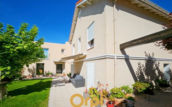 Maison à vendre    5 pièces • 330 m2 Marseille 12