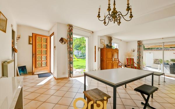 Maison à vendre    5 pièces • 330 m2 Marseille 12