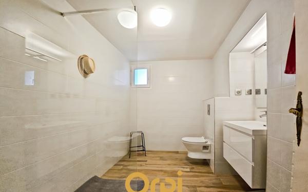 Maison à vendre    5 pièces • 330 m2 Marseille 12