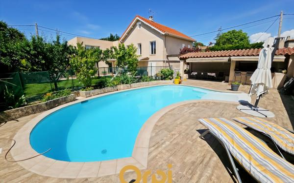 Maison à vendre    5 pièces • 330 m2 Marseille 12