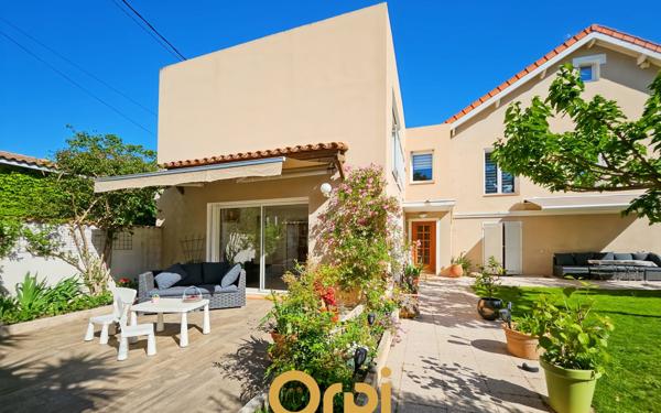 Maison à vendre    5 pièces • 330 m2 Marseille 12