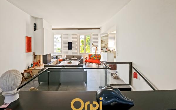 Maison à vendre    5 pièces • 330 m2 Marseille 12