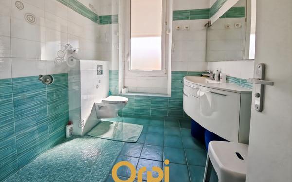 Maison à vendre    5 pièces • 330 m2 Marseille 12