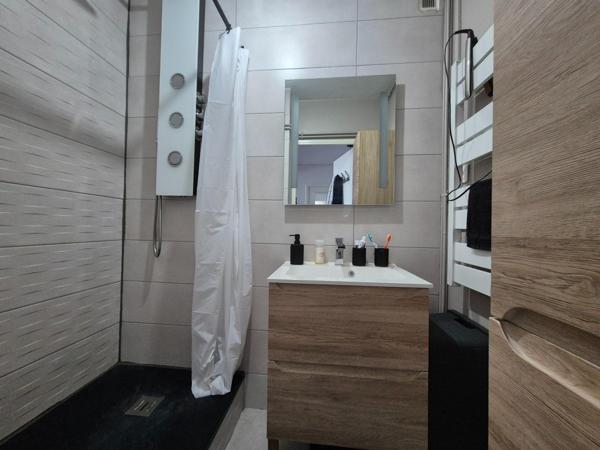 Appartement à SAINT-ETIENNE, 42100 - 3 pièces 55m²
