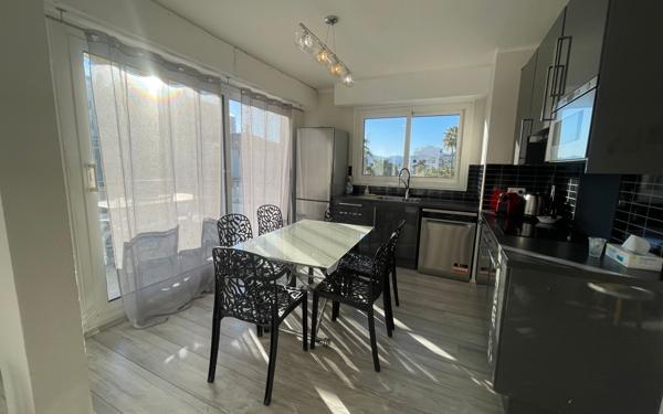 Appartement à vendre    2 pièces • 45 m2 Juan-les-Pins - Antibes