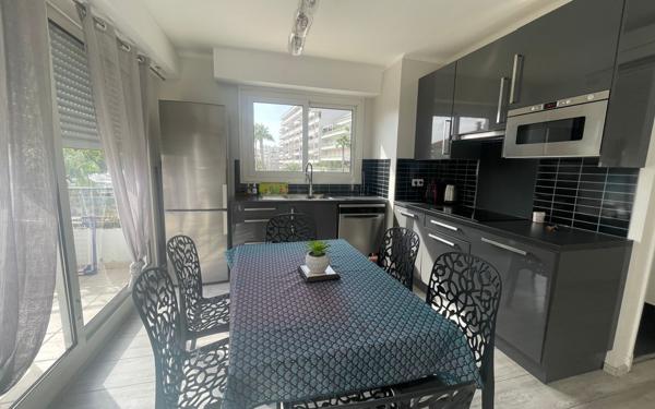 Appartement à vendre    2 pièces • 45 m2 Juan-les-Pins - Antibes