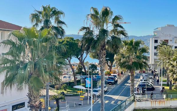 Appartement à vendre    2 pièces • 45 m2 Juan-les-Pins - Antibes