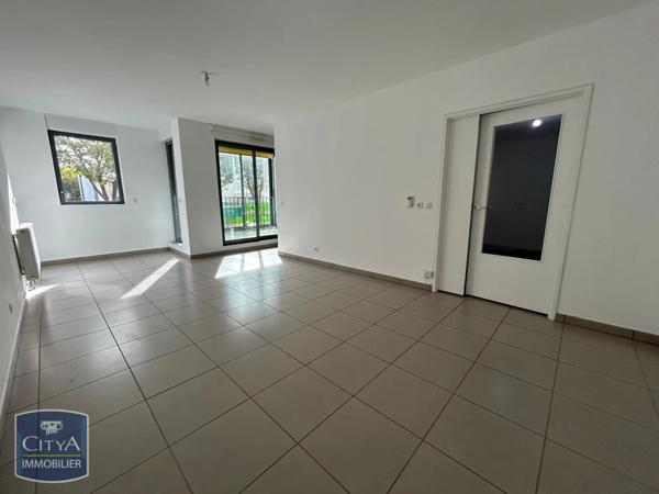 Appartement à louer 2 pièces 59.6m² Orléans (45100)