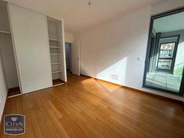 Appartement à louer 2 pièces 59.6m² Orléans (45100)