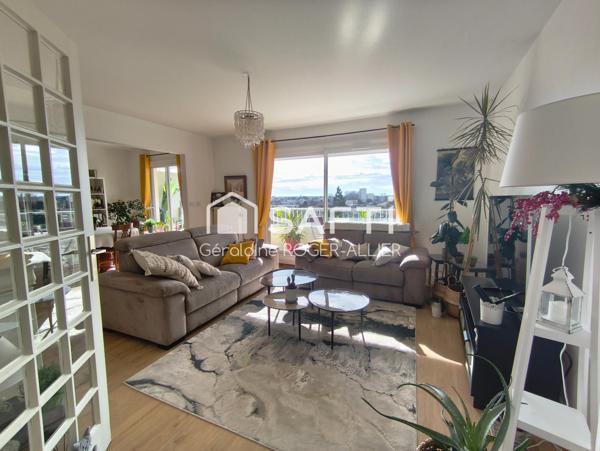 Lumineux T4 avec de beaux volumes et balcons.