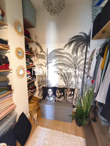 Lumineux T4 avec de beaux volumes et balcons.