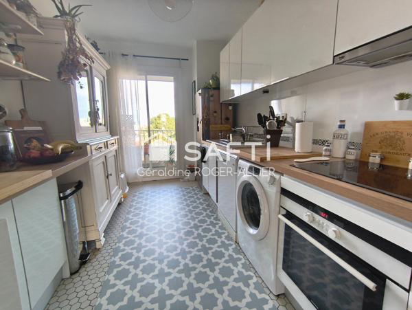 Lumineux T4 avec de beaux volumes et balcons.