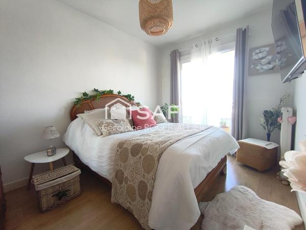 Lumineux T4 avec de beaux volumes et balcons.