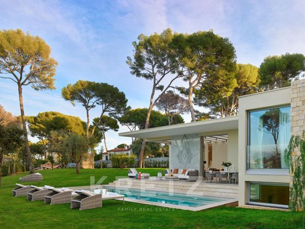 VILLA CONTEMPORAINE VUE MER SUR LE CAP D'ANTIBES
