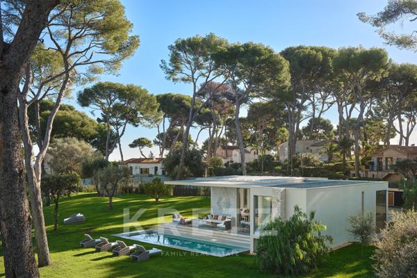 VILLA CONTEMPORAINE VUE MER SUR LE CAP D'ANTIBES