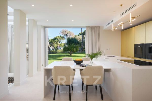 VILLA CONTEMPORAINE VUE MER SUR LE CAP D'ANTIBES