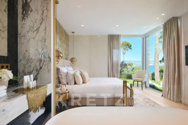 VILLA CONTEMPORAINE VUE MER SUR LE CAP D'ANTIBES