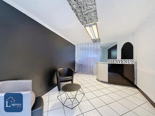 LOCAL COMMERCIAL - CENTRE-VILLE - GEX (01170)