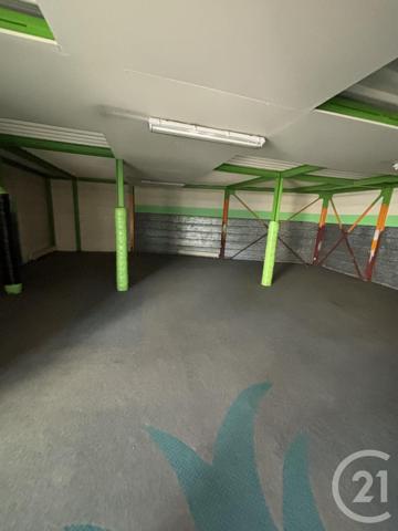 à vendre  350 m2 ST ELOY LES MINES - 63