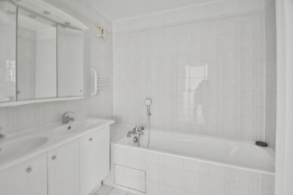 DUPLEX DERNIER ETAGE 4 P  TERRASSES & PARKINGS