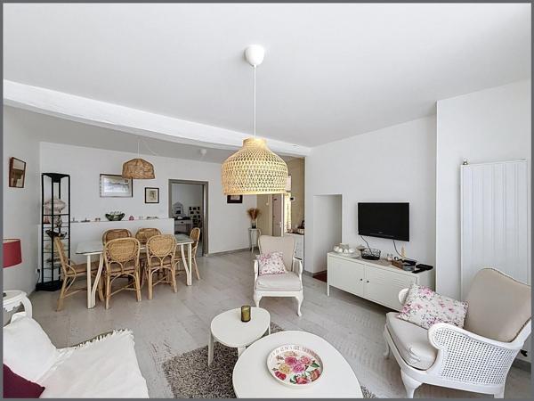 Maison de bourg de plain-pied, une chambre, état impeccable