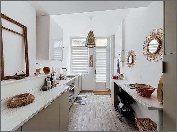 Maison de bourg de plain-pied, une chambre, état impeccable