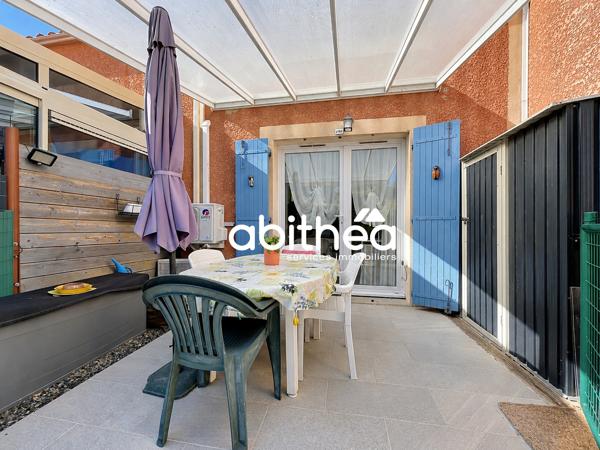 Maison type 2 en duplex avec jardin et stationnement dans une résidence sécurisée