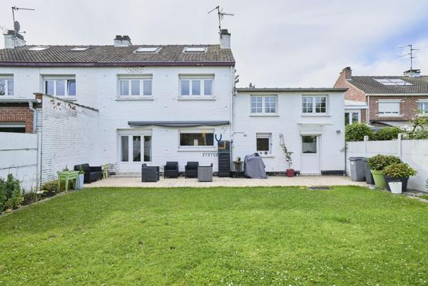 MAISON FAMILLIALE - 5 CHAMBRES - DOUBLE GARAGE