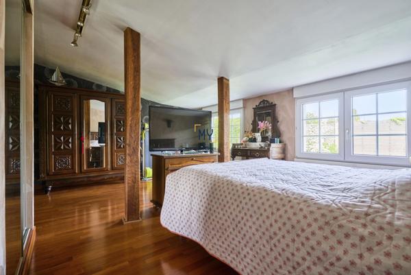 MAISON FAMILLIALE - 5 CHAMBRES - DOUBLE GARAGE