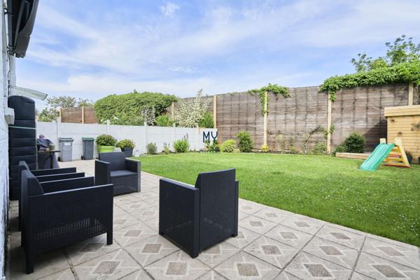 MAISON FAMILLIALE - 5 CHAMBRES - DOUBLE GARAGE