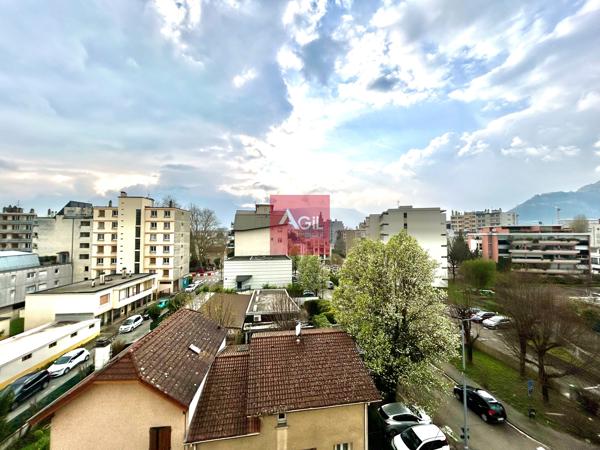 GRENOBLE - CHEMIN VILLEBOIS : APPARTEMENT T4 EN DERNIER ETAGE